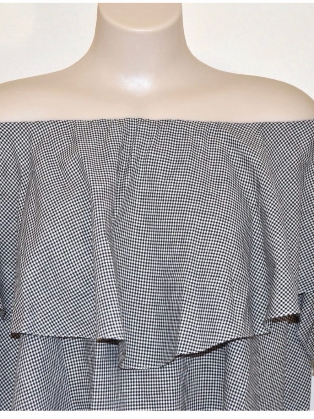 MLM Off-Shoulder Ruffle Top in Light Gray Micro-Check - Picture 3 of 8